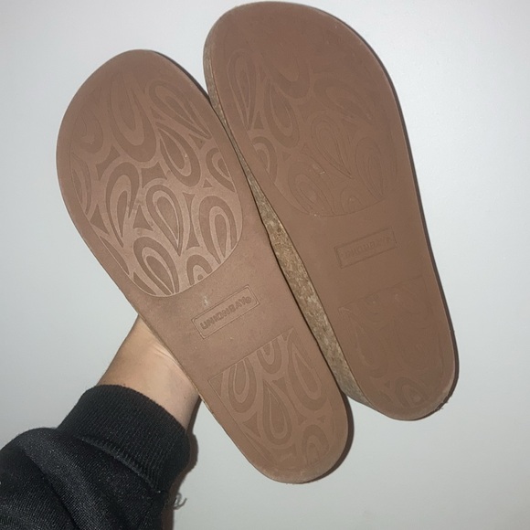 Brand new sandals 🩴 - Picture 2 of 2